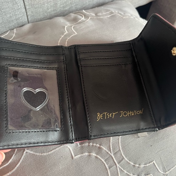 Betsey Johnson wallet - Picture 3 of 4